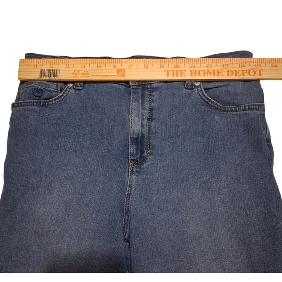 EUC Gloria Vanderbilt Sz. 8 Blue High Rise Capris Jeans - Picture 5 of 13